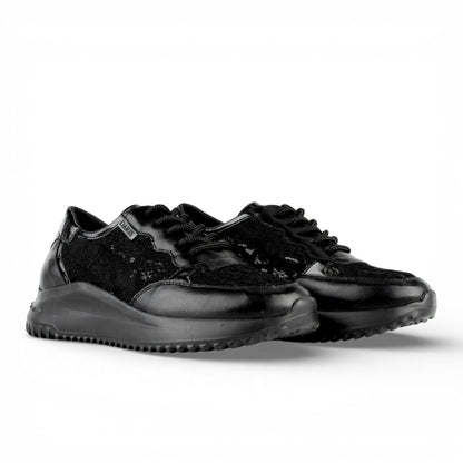 DARIS ДАМСКИ ОБУВКИ Олекотени дамски сникърси от еко кожа в черно 20033