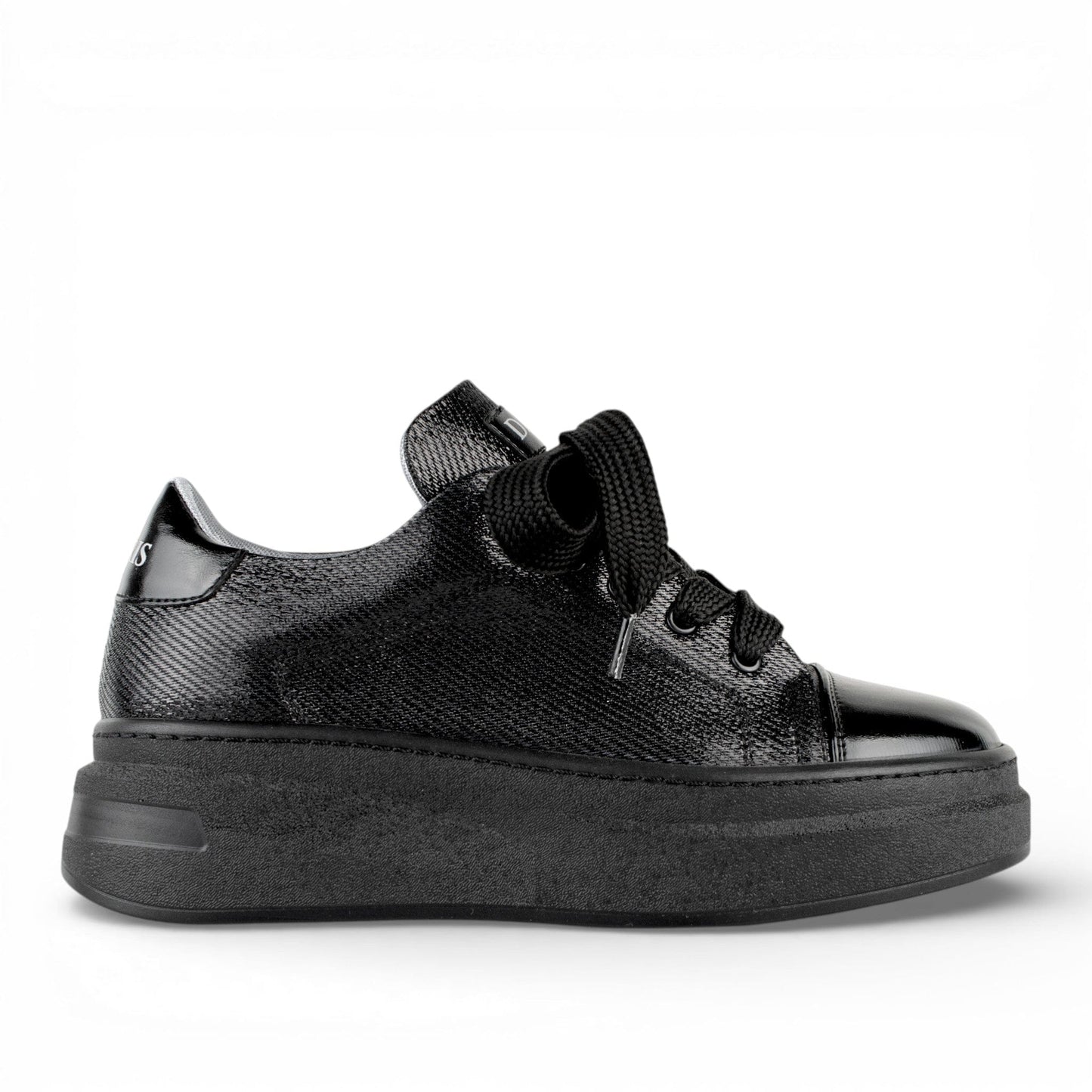 DARIS ДАМСКИ ОБУВКИ Олекотени дамски сникърси от еко кожа в черно ECO1