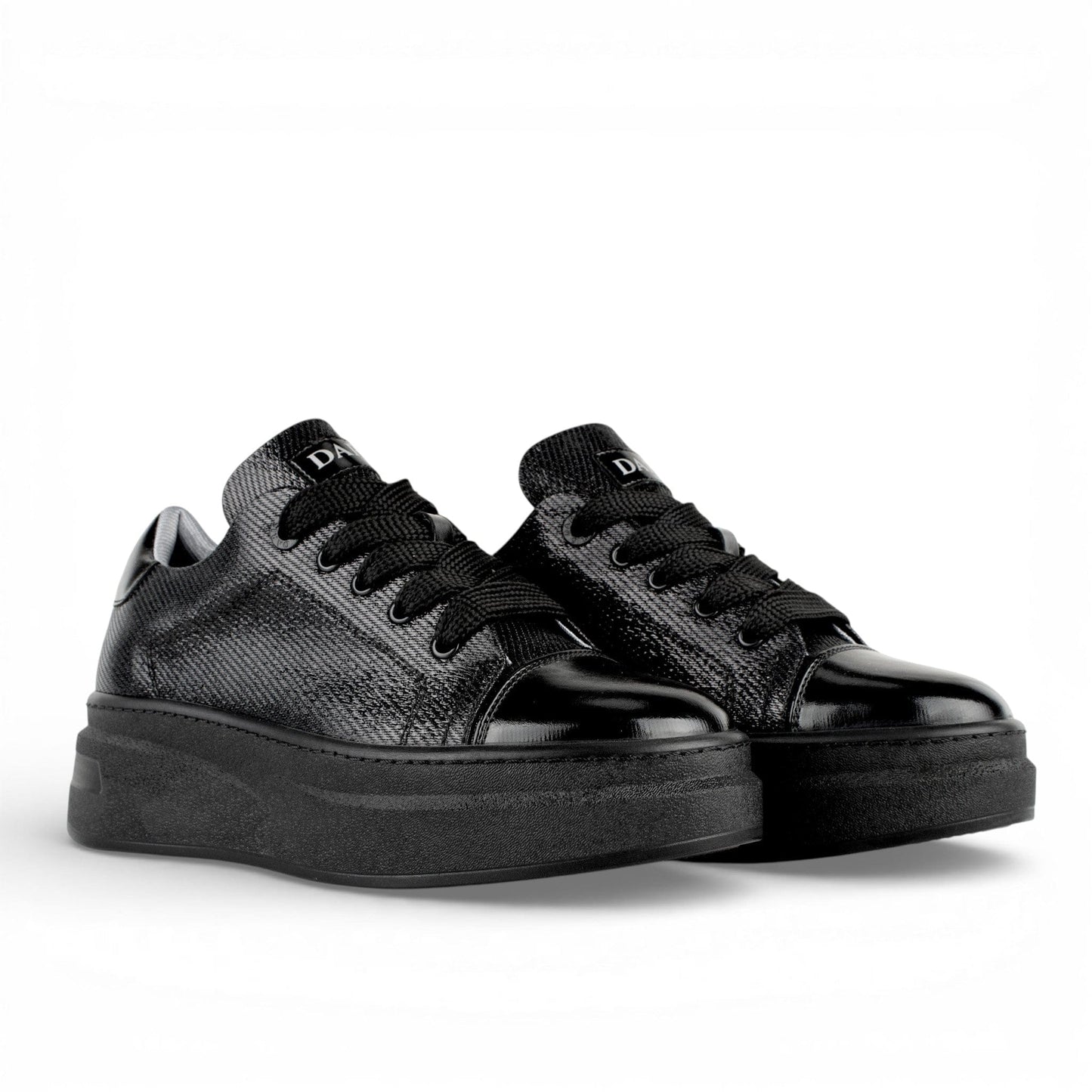 DARIS ДАМСКИ ОБУВКИ Олекотени дамски сникърси от еко кожа в черно ECO1