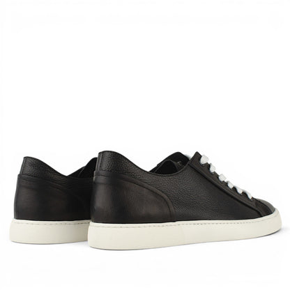 DARIS МЪЖКИ ОБУВКИ Олекотени мъжки кожени кецове в черно G052