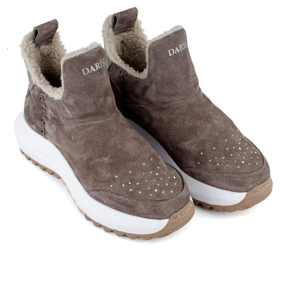 DARIS ДАМСКИ ОБУВКИ Дамски велурени боти в бежово с вълнена подпалата и камъни I001