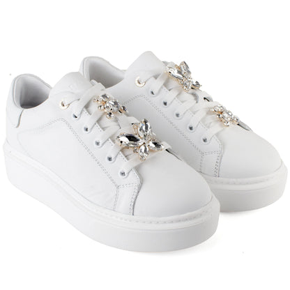 DARIS ДАМСКИ ОБУВКИ Дамски кожени кецове в бяло с украшения на връзките w327-1