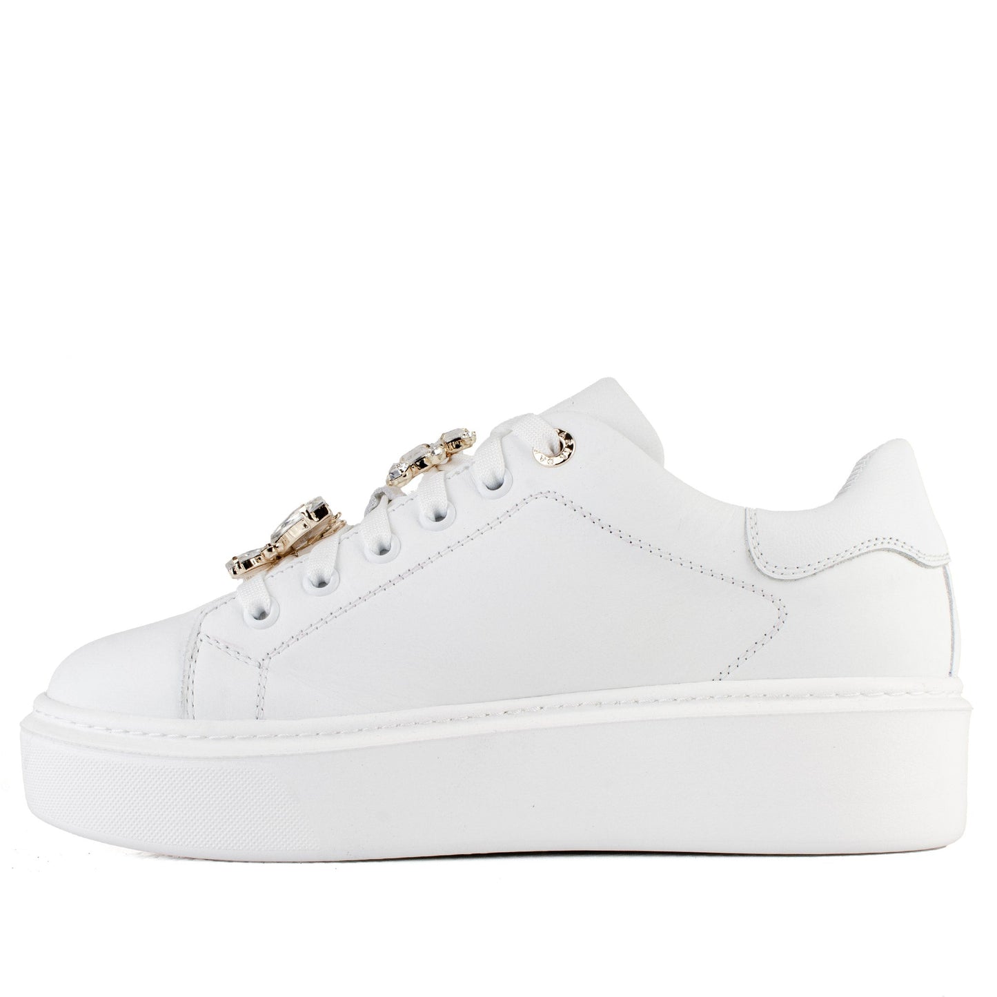 DARIS ДАМСКИ ОБУВКИ Дамски кожени кецове в бяло с украшения на връзките w327-1