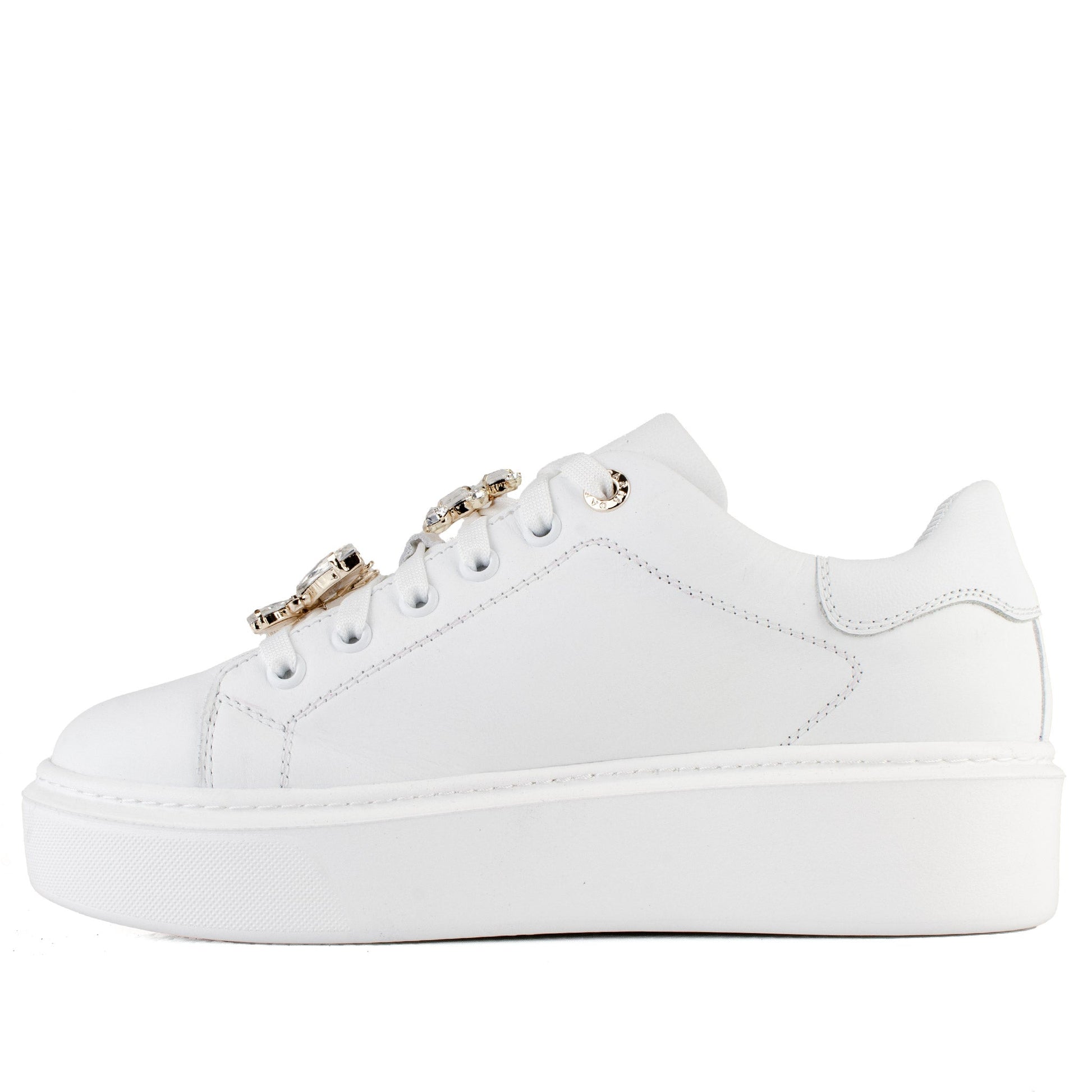 DARIS ДАМСКИ ОБУВКИ Дамски кожени кецове в бяло с украшения на връзките w327-1