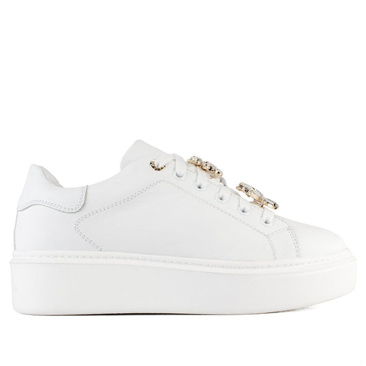 DARIS ДАМСКИ ОБУВКИ Дамски кожени кецове в бяло с украшения на връзките w327-1