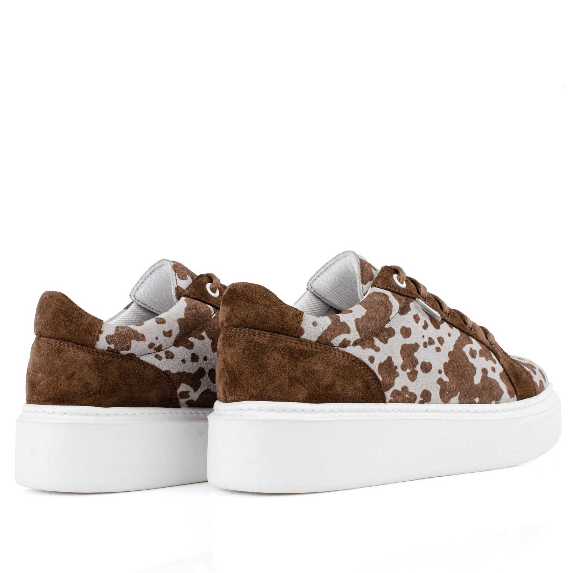 DARIS ДАМСКИ ОБУВКИ Дамски велурени сникърси в кафяво с петнист принт w393