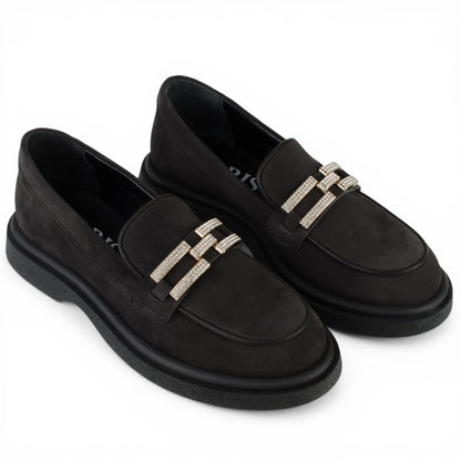 DARIS ДАМСКИ ОБУВКИ Дамски велурени мокасини в тъмносиво със златно украшение w522