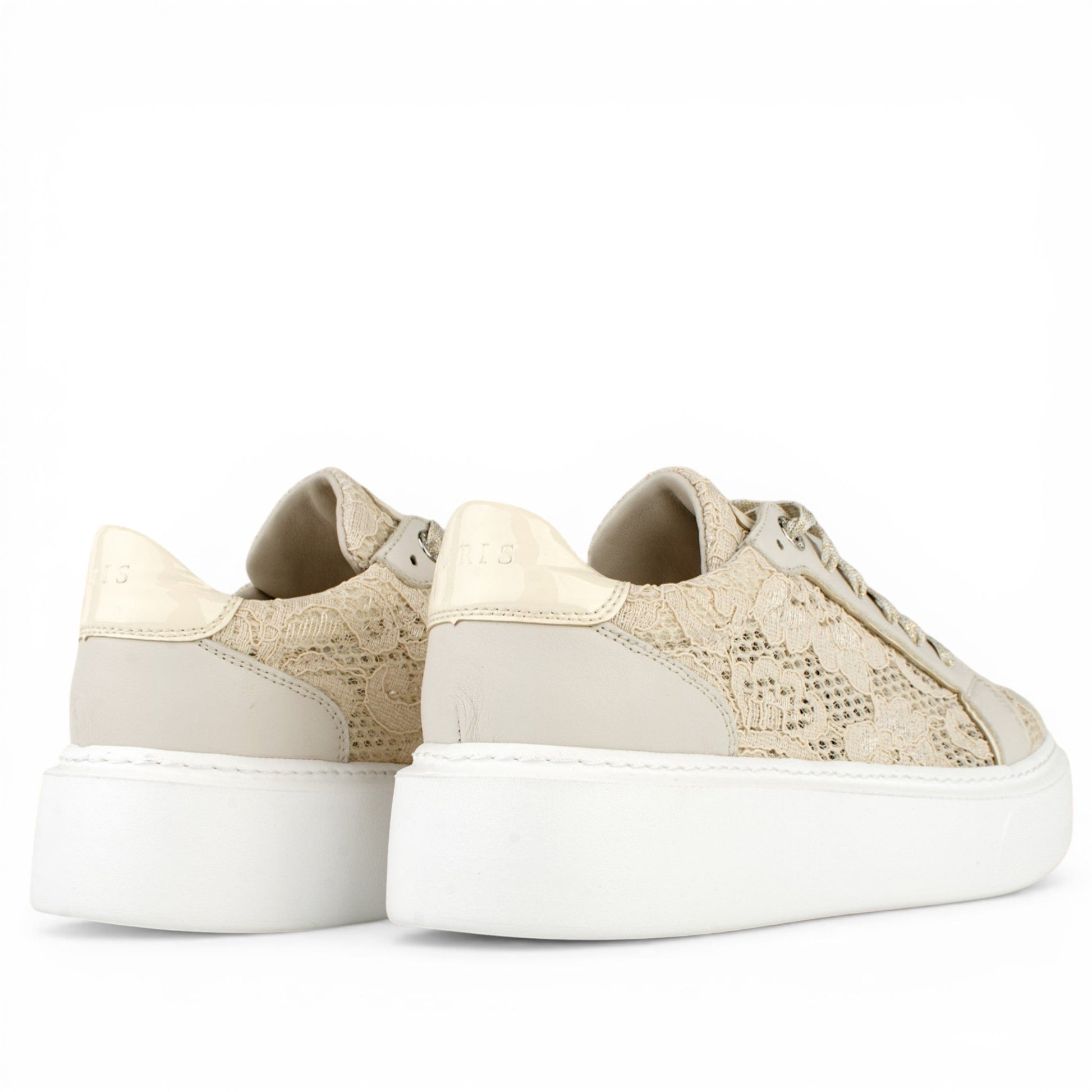 DARIS ДАМСКИ ОБУВКИ Олекотени дамски кожени сникърси в бежово и бяло с мрежа w582