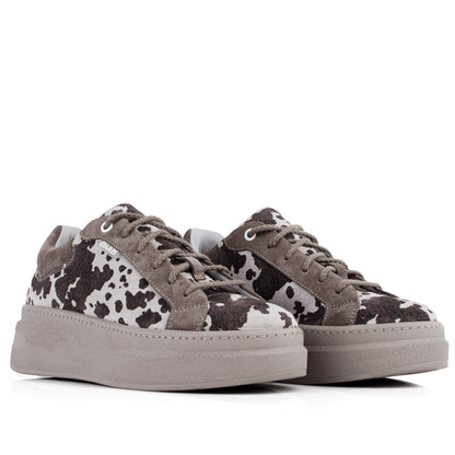 DARIS ДАМСКИ ОБУВКИ Дамски велурени сникърси с петнист принт w593
