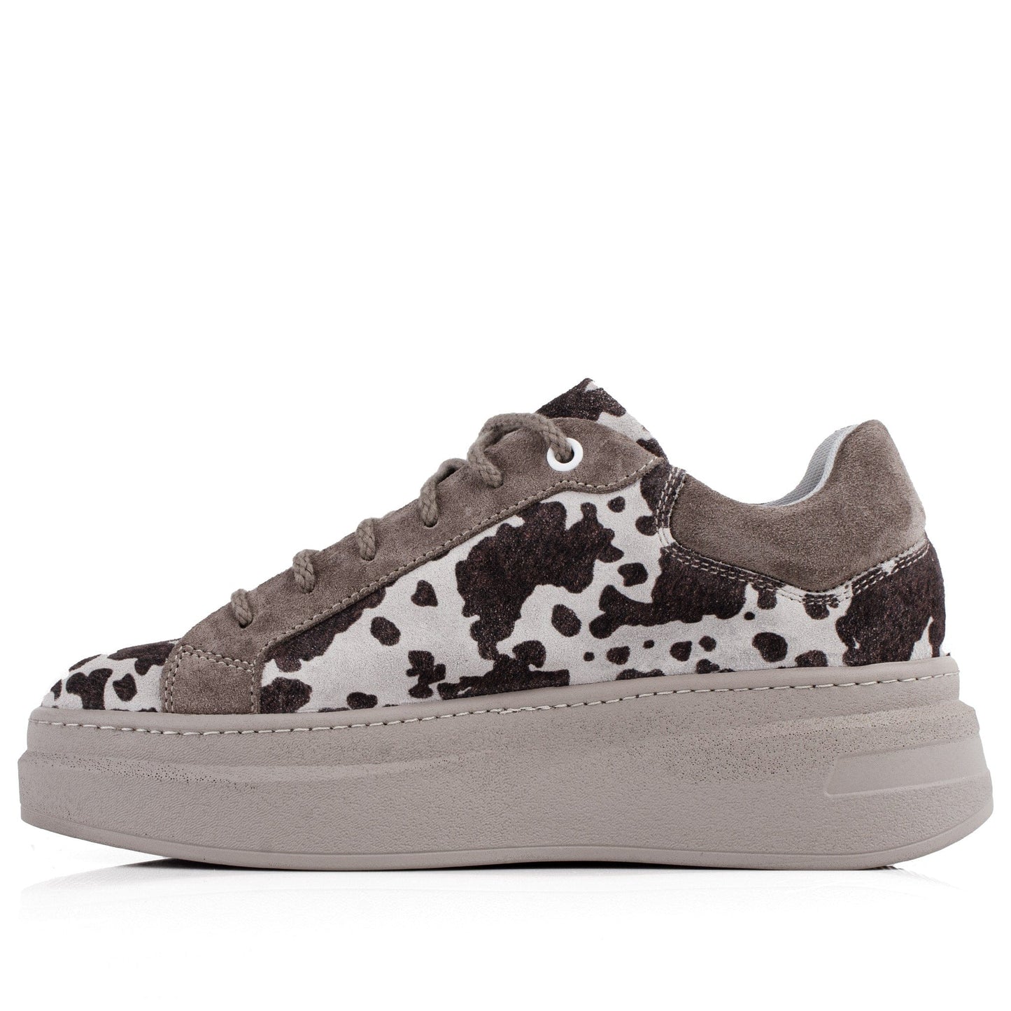 DARIS ДАМСКИ ОБУВКИ Дамски велурени сникърси с петнист принт w593