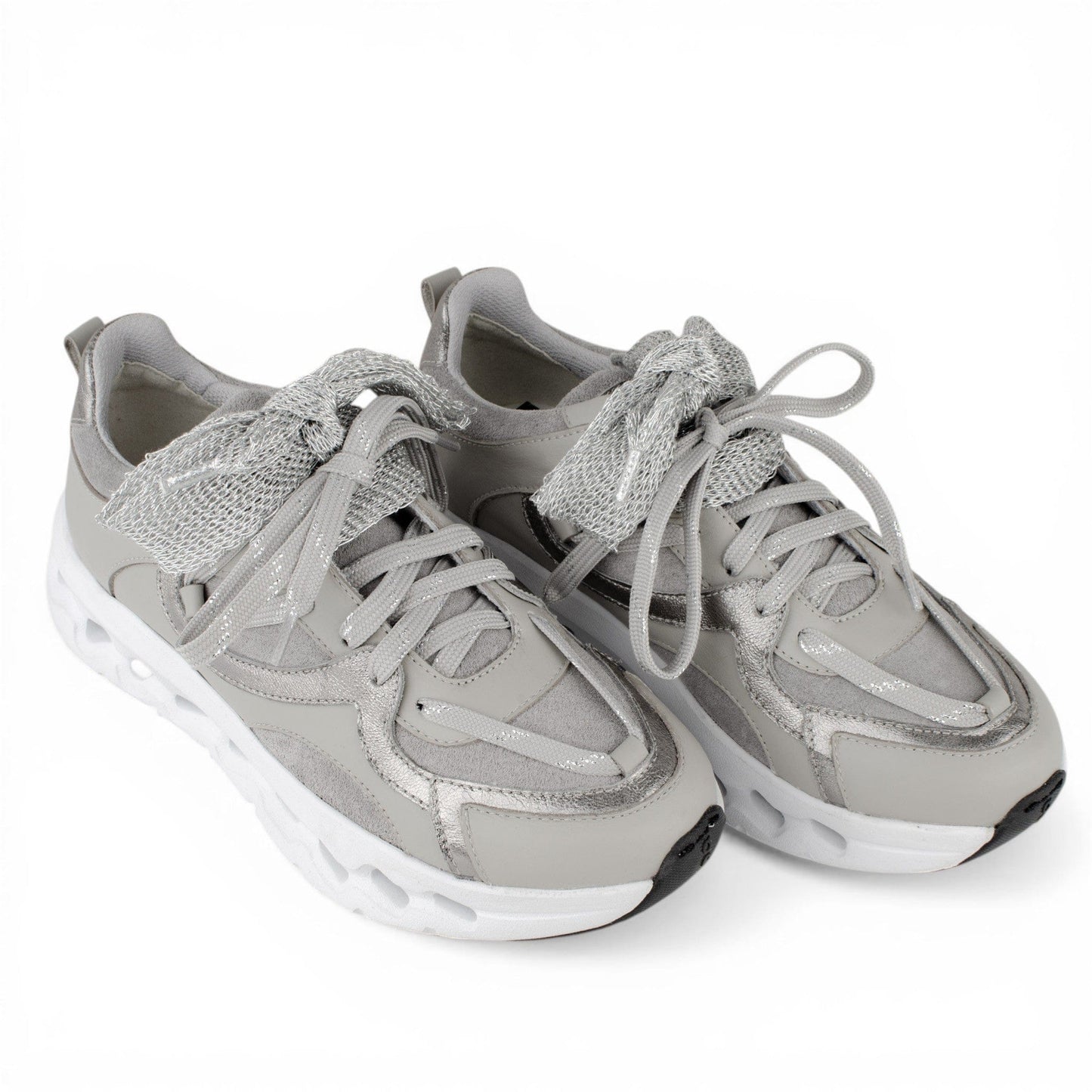 DARIS ДАМСКИ ОБУВКИ Олекотени дамски кожени сникърси в сиво и сребърно w625