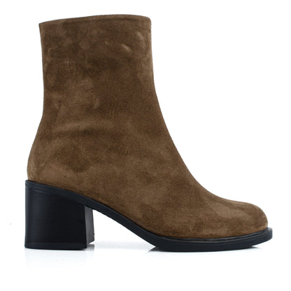 DARIS ДАМСКИ ОБУВКИ Дамски велурени боти в кафяво w630