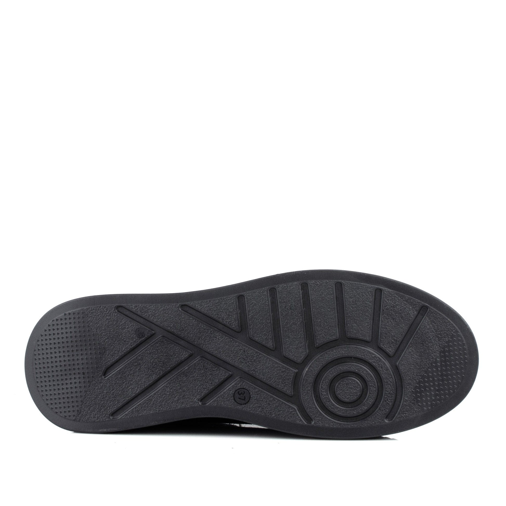 DARIS ДАМСКИ ОБУВКИ Дамски велурени сникърси с пух в черно w641