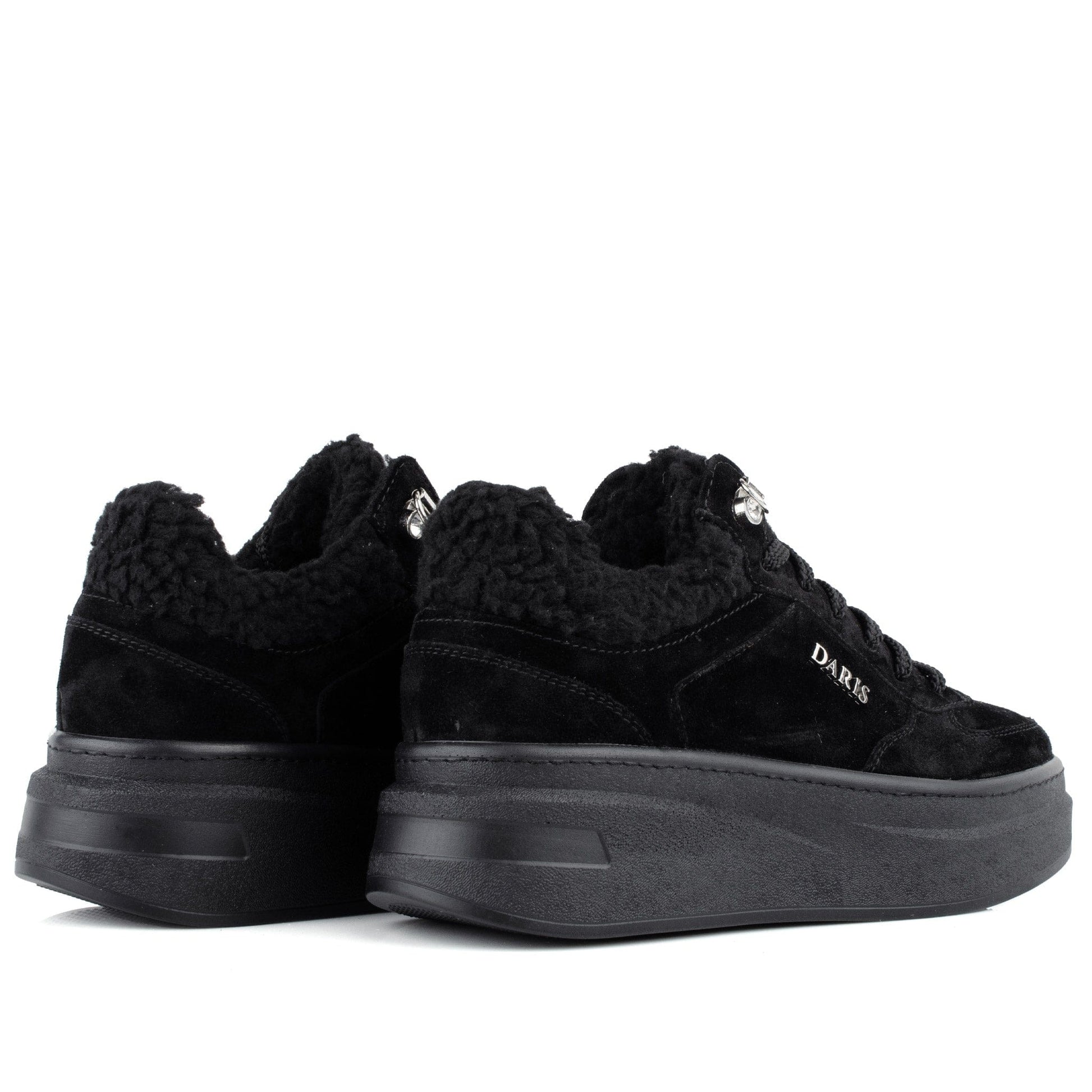 DARIS ДАМСКИ ОБУВКИ Дамски велурени сникърси с пух в черно w641
