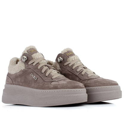 DARIS ДАМСКИ ОБУВКИ Дамски велурени сникърси с пух в тъмнобежово w641