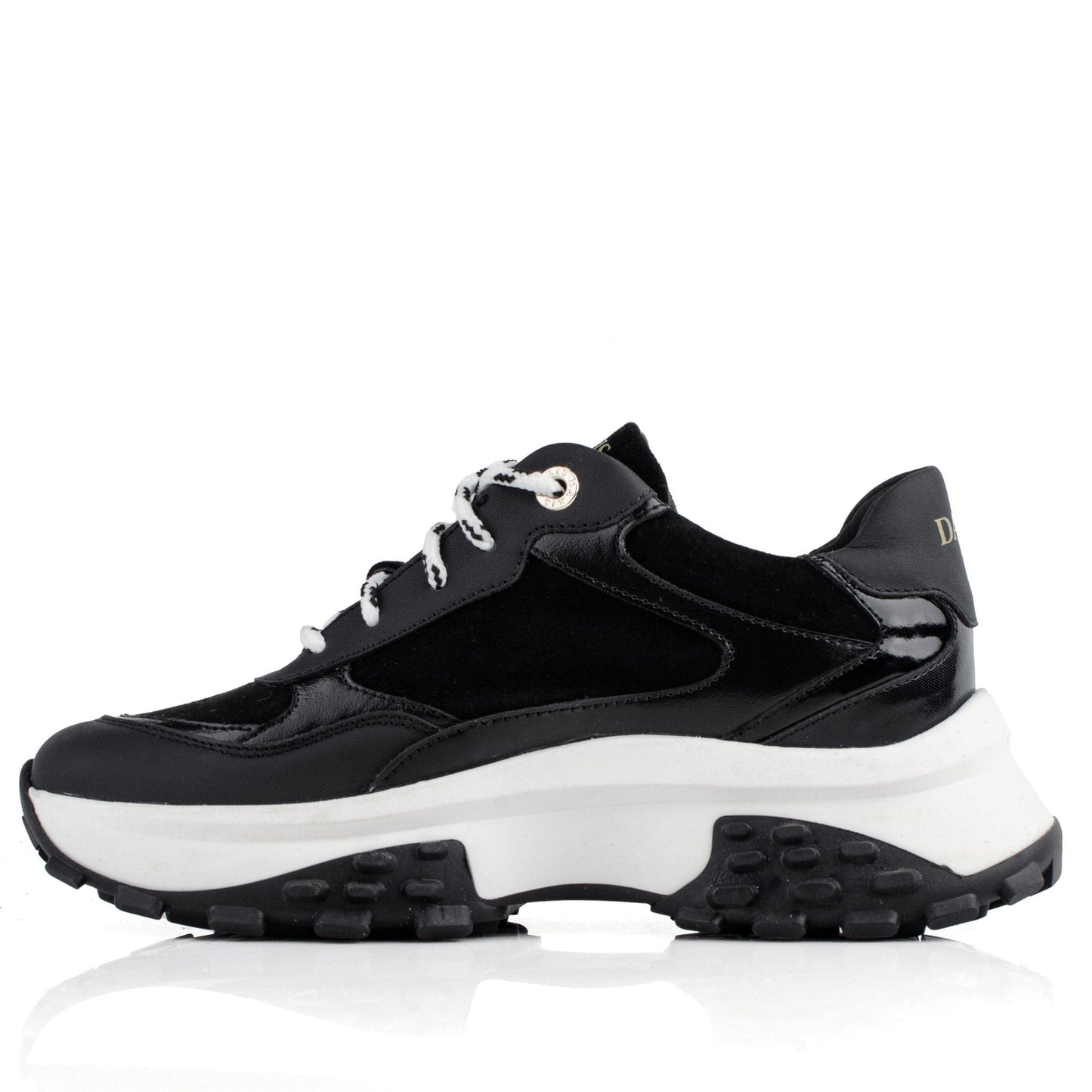 DARIS ДАМСКИ ОБУВКИ Дамски кожени сникърси в черно и бяло w645