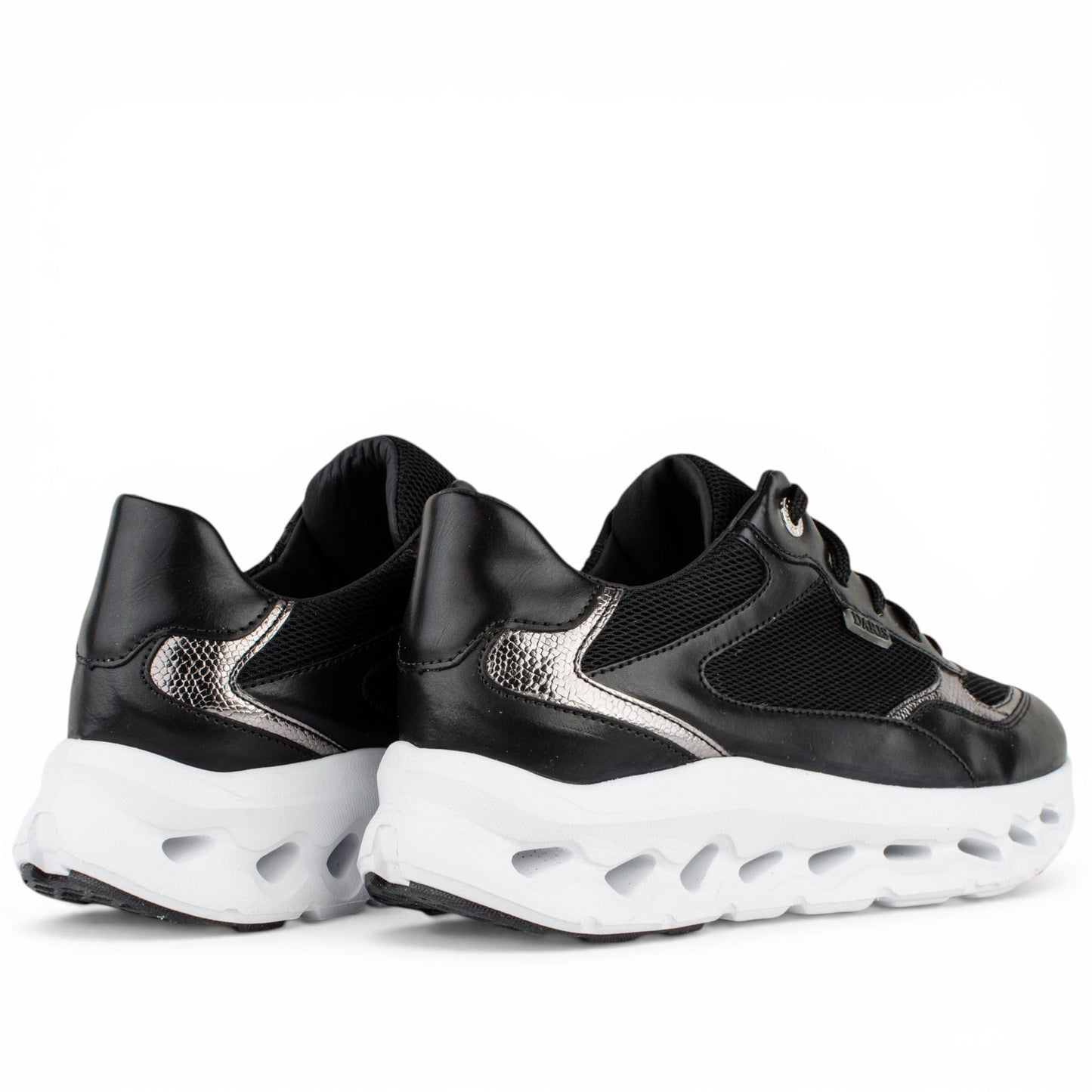 DARIS ДАМСКИ ОБУВКИ Олекотени дамски сникърси от еко кожа и текстил в черно и сребърно w645