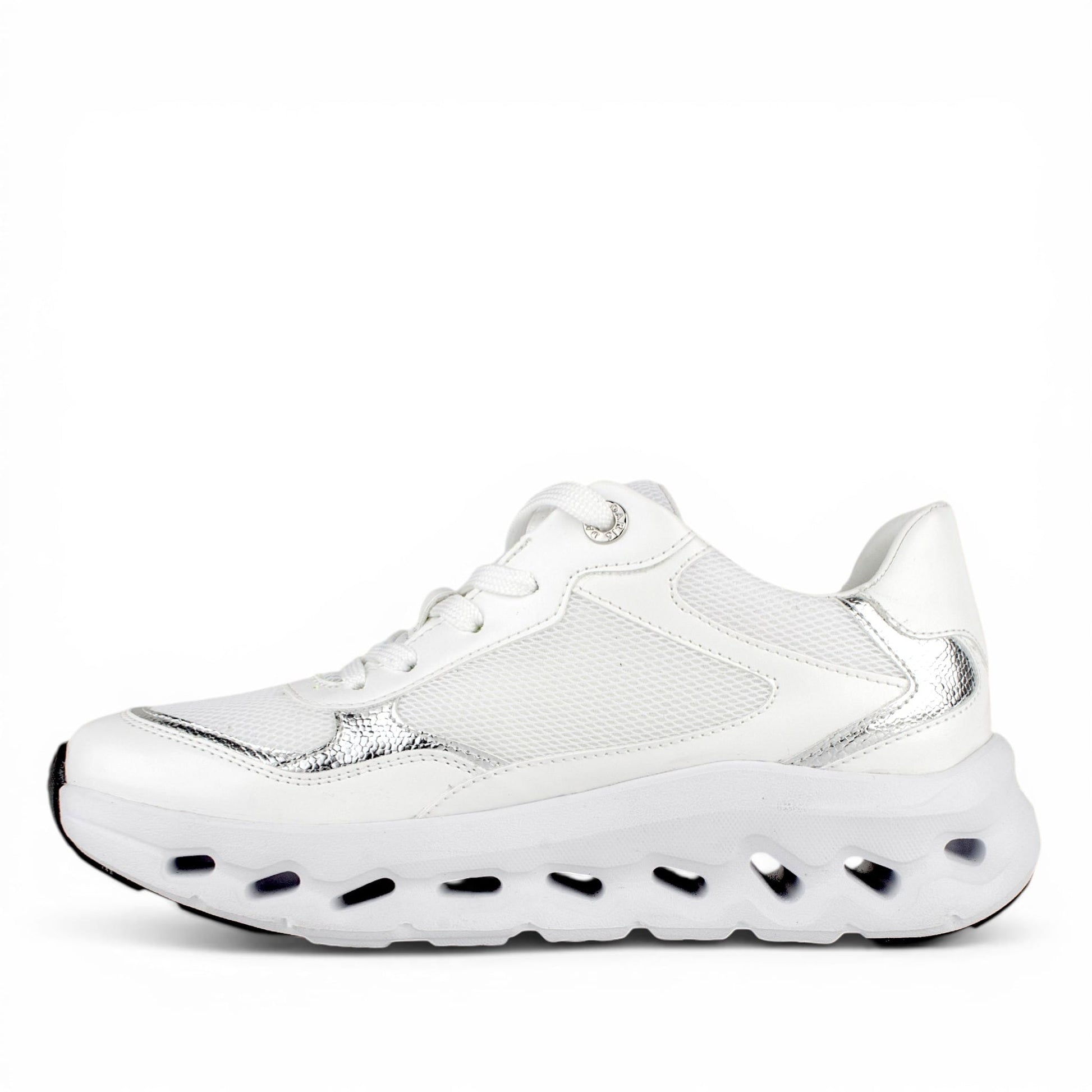 DARIS ДАМСКИ ОБУВКИ Олекотени дамски сникърси от еко кожа и текстил в бяло и сребърно w645