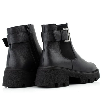 DARIS ДАМСКИ ОБУВКИ Дамски кожени боти в черно с ластик и цип w649