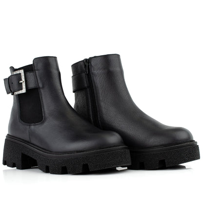 DARIS ДАМСКИ ОБУВКИ Дамски кожени боти в черно с ластик и цип w649