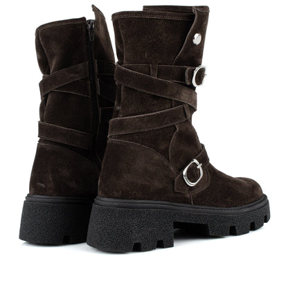 DARIS ДАМСКИ ОБУВКИ Дамски велурени боти с цип в тъмнокафяв цвят w651