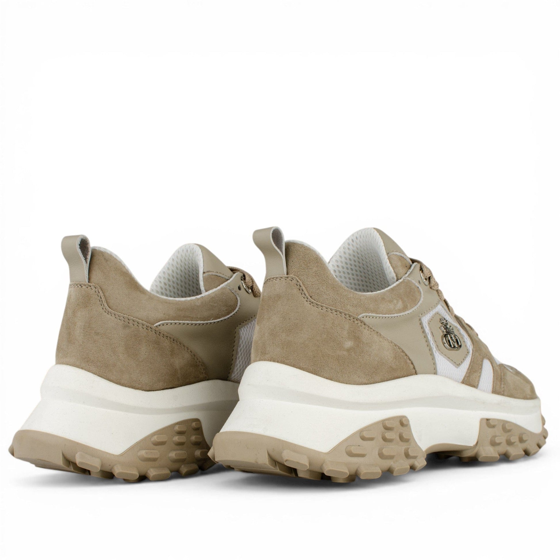 DARIS ДАМСКИ ОБУВКИ Дамски кожени сникърси в бежово и бяло w652