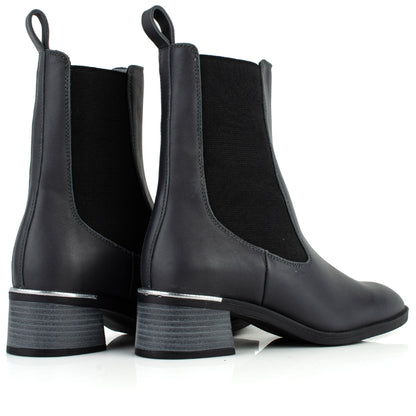 DARIS ДАМСКИ ОБУВКИ Дамски кожени боти с ластик в тъмносиво w661