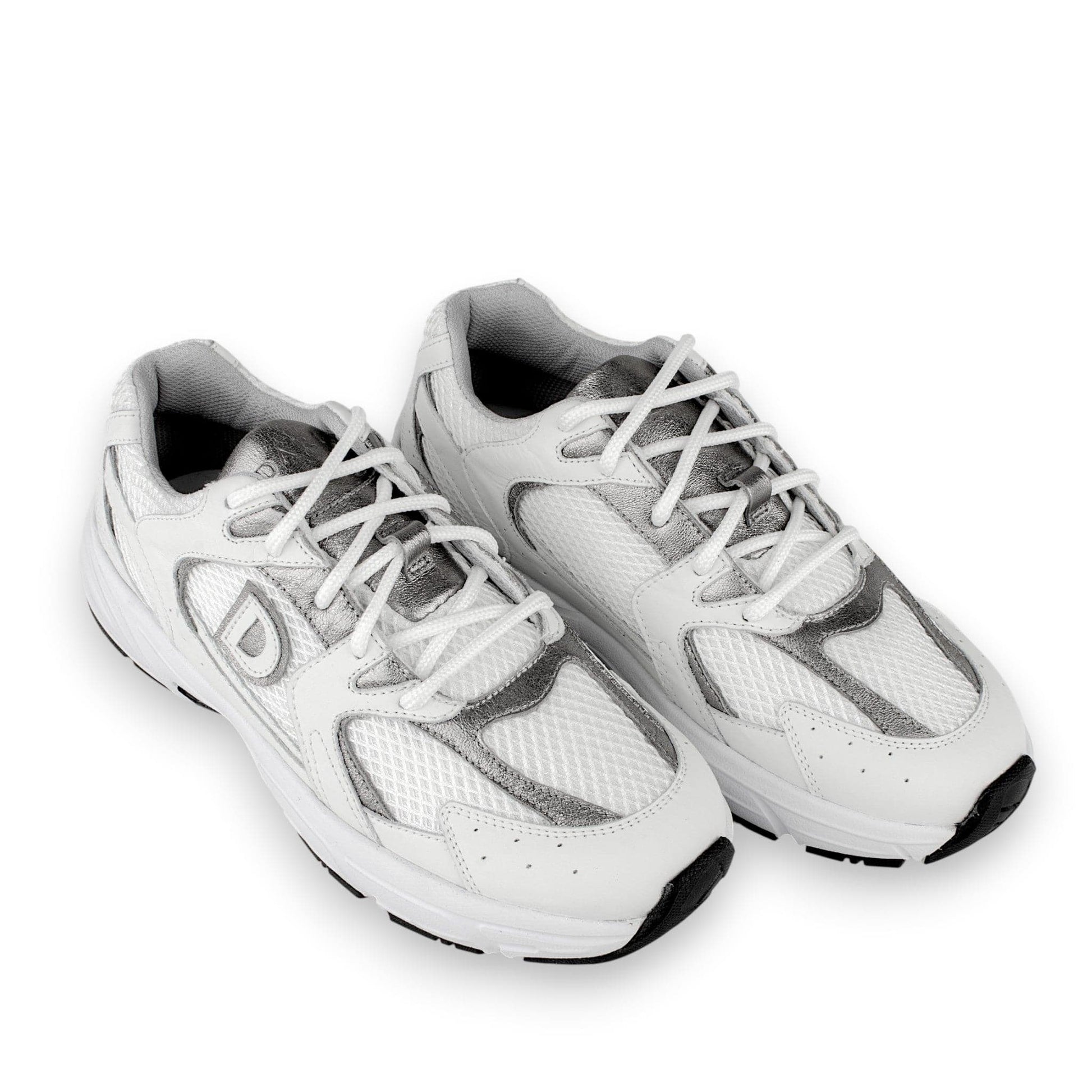 DARIS ДАМСКИ ОБУВКИ Олекотени дамски кожени сникърси в бяло и сребърно w663