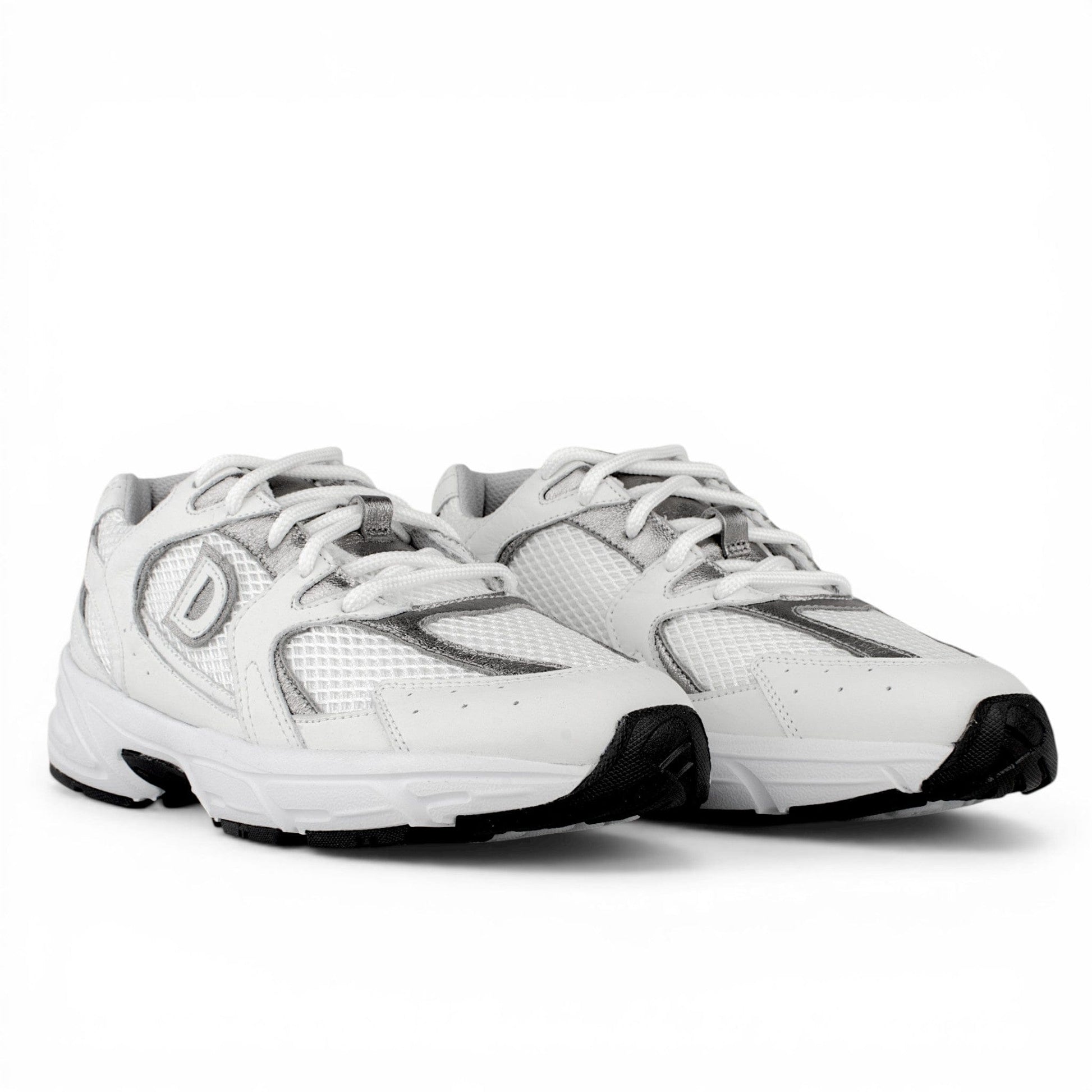 DARIS ДАМСКИ ОБУВКИ Олекотени дамски кожени сникърси в бяло и сребърно w663