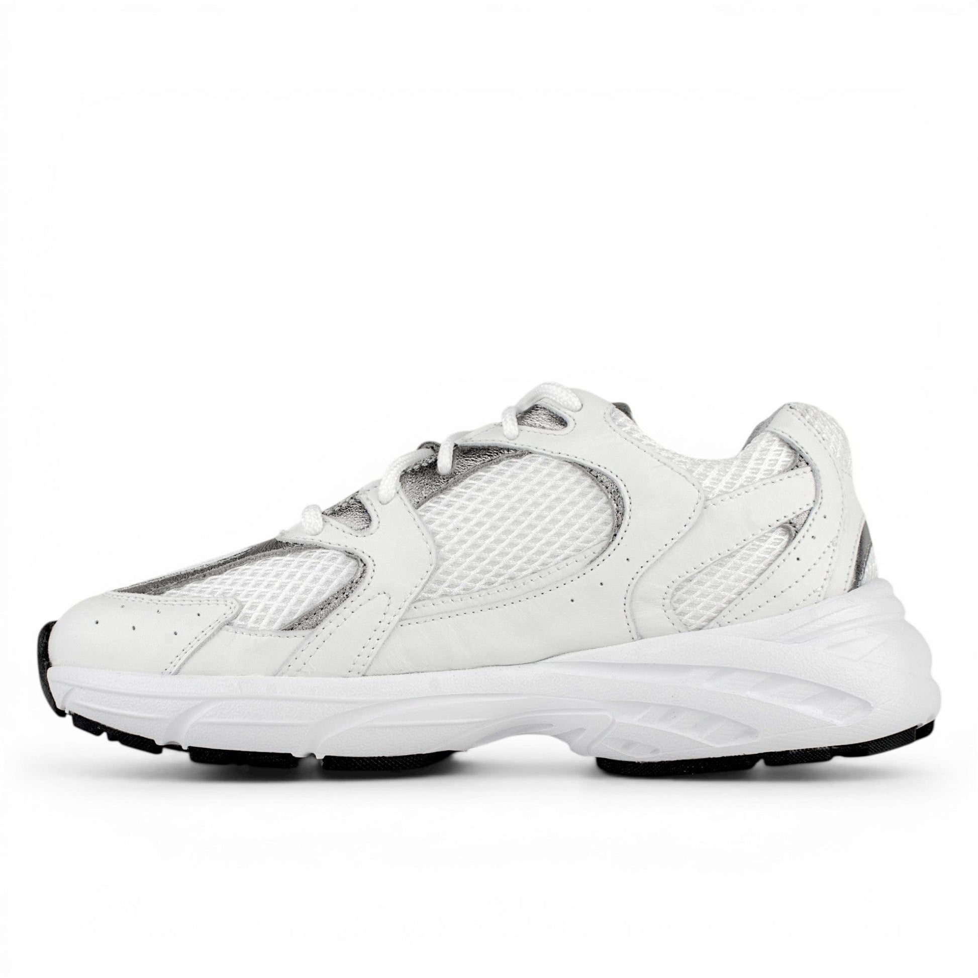 DARIS ДАМСКИ ОБУВКИ Олекотени дамски кожени сникърси в бяло и сребърно w663