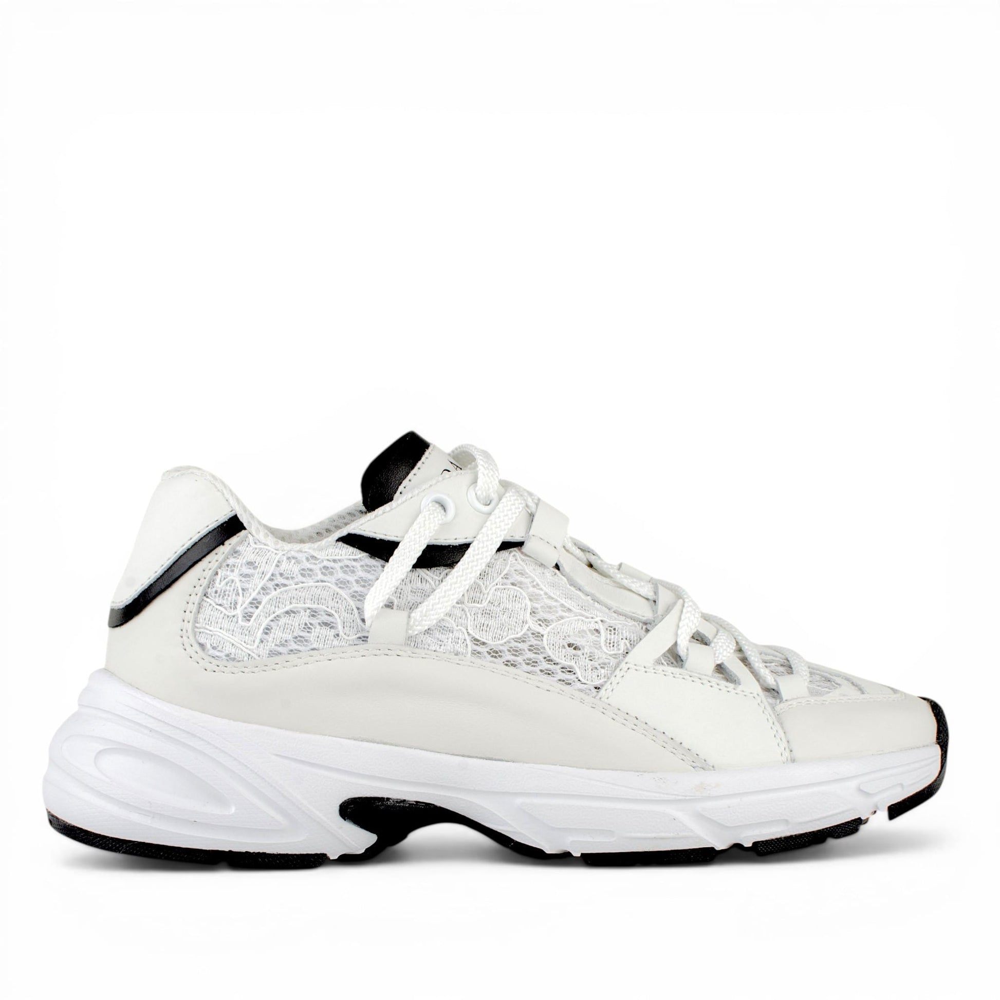 DARIS ДАМСКИ ОБУВКИ Олекотени дамски сникърси с мрежа в бяло w666